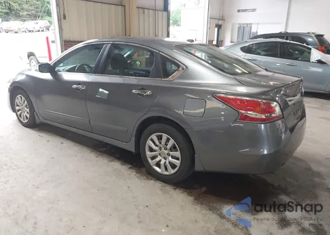 2015 Nissan Altima 2.5 S z USA, uszkodzony, nr VIN 1N4AL3AP9FN347577